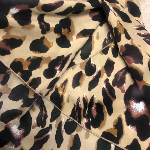 🌸 New Style 🌸 PLUS leopard print wrap skirt - Picture 9 of 11